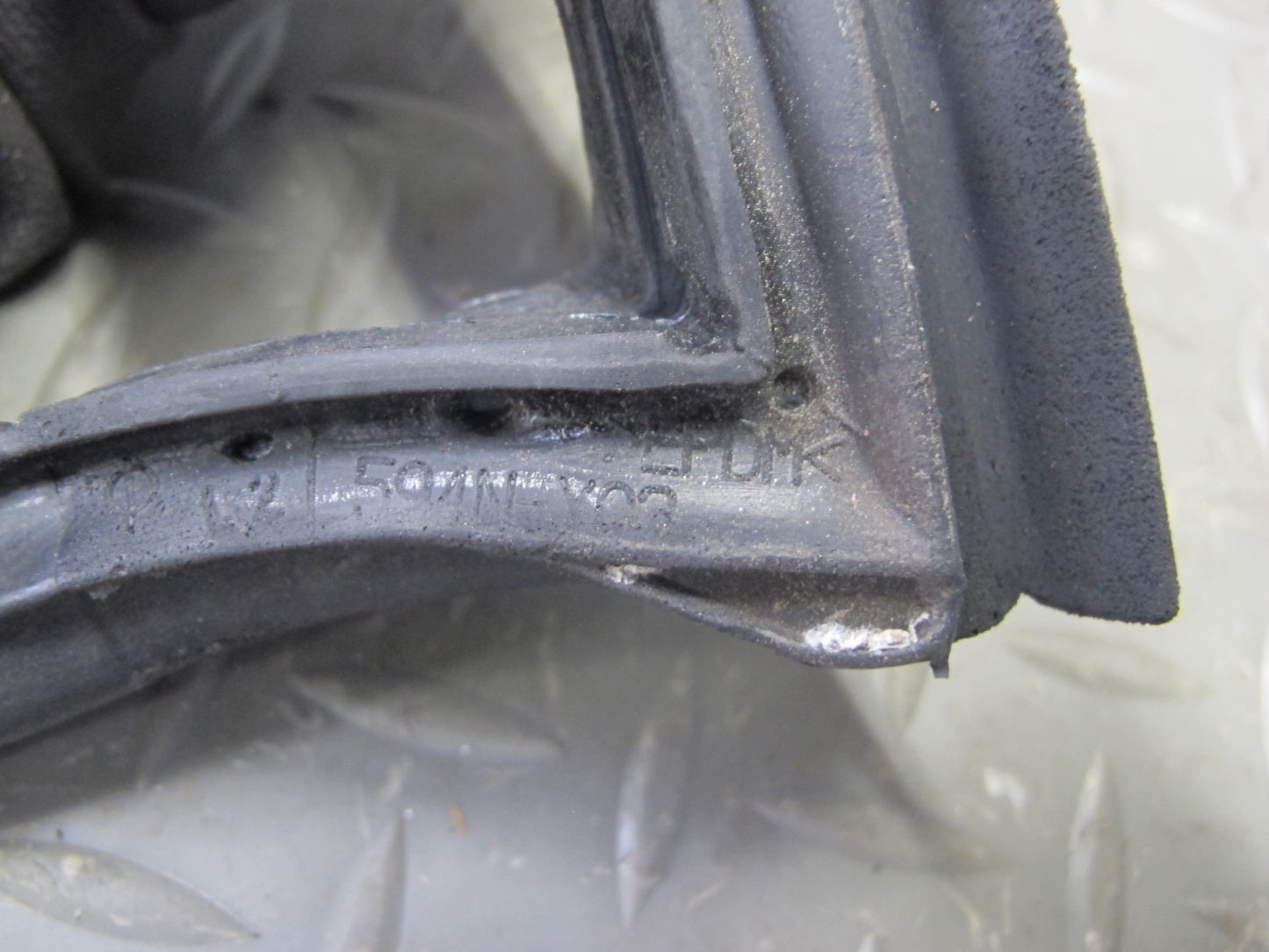 2003-2007 Lexus LX470 Front Left Side Door Weatherstrip Rubber Seal Set of 2