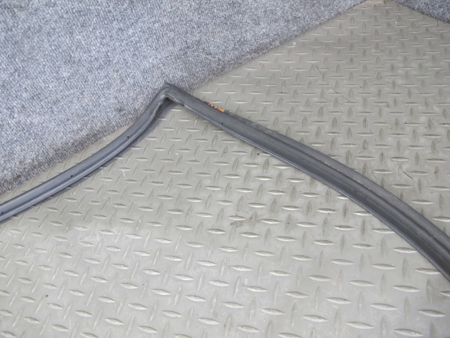 2003-2007 Lexus LX470 Front Left Side Door Weatherstrip Rubber Seal Set of 2
