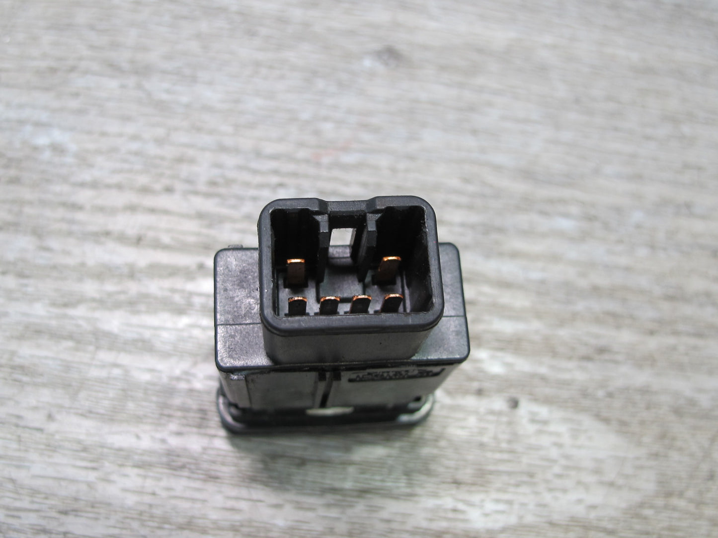 1998-2007 Lexus UZJ100L LX470 Rear Left Seat Air Vent Control Button Switch