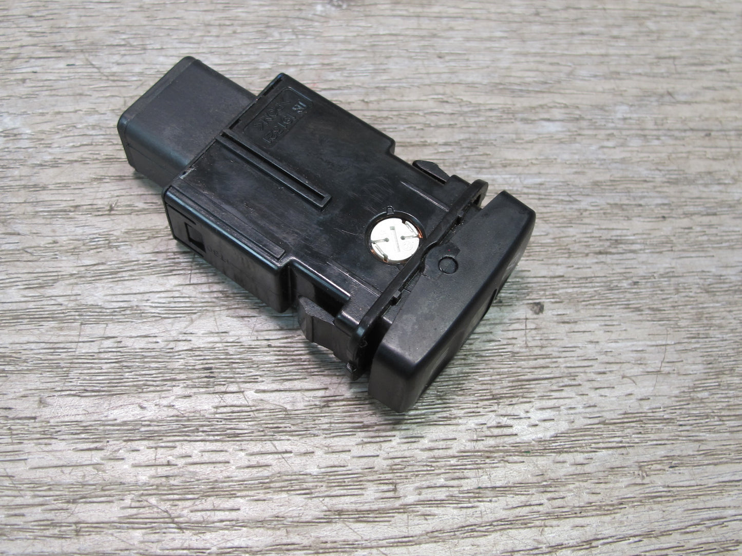 1998-2007 Lexus UZJ100L LX470 Rear Left Seat Air Vent Control Button Switch