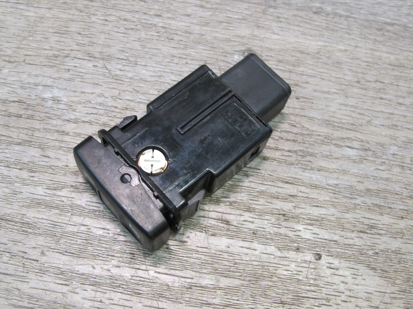 1998-2007 Lexus UZJ100L LX470 Rear Left Seat Air Vent Control Button Switch