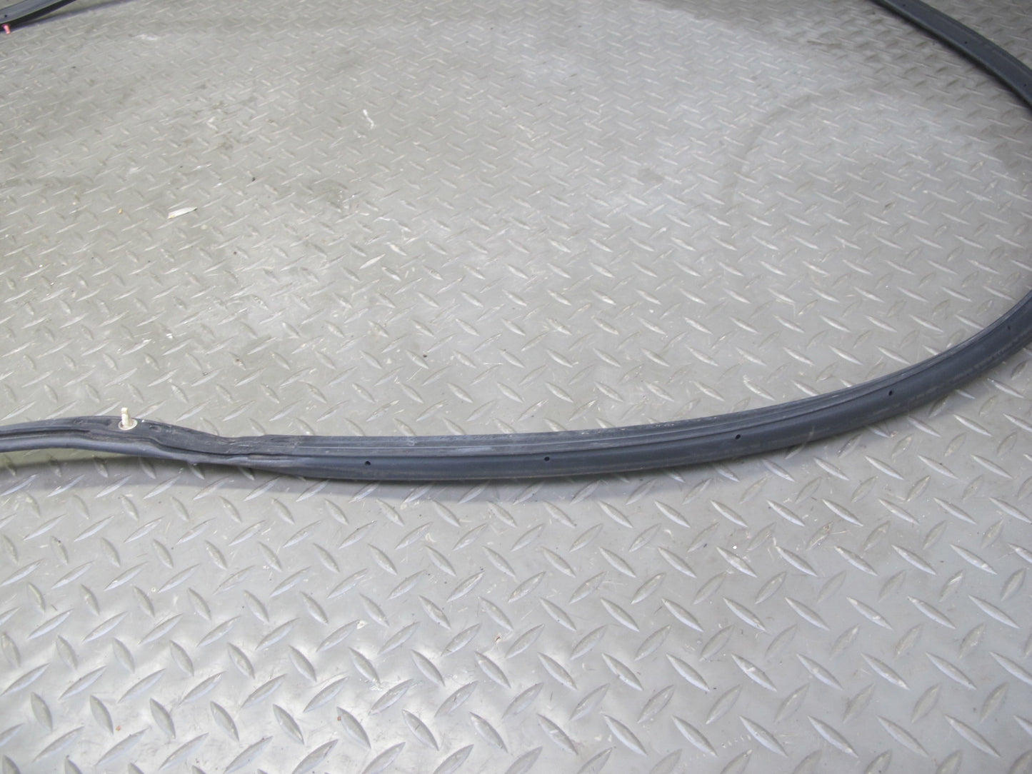 2003-2007 Lexus LX470 Front Left Side Door Weatherstrip Rubber Seal Set of 2