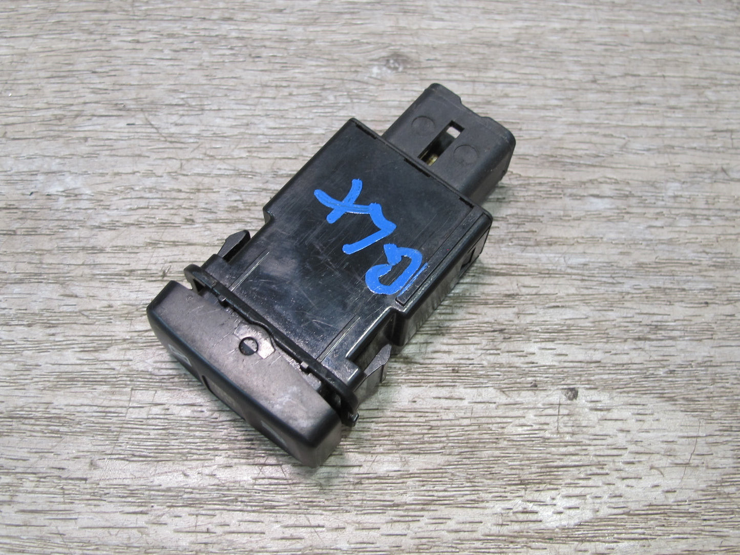 1998-2007 Lexus UZJ100L LX470 Rear Left Seat Air Vent Control Button Switch