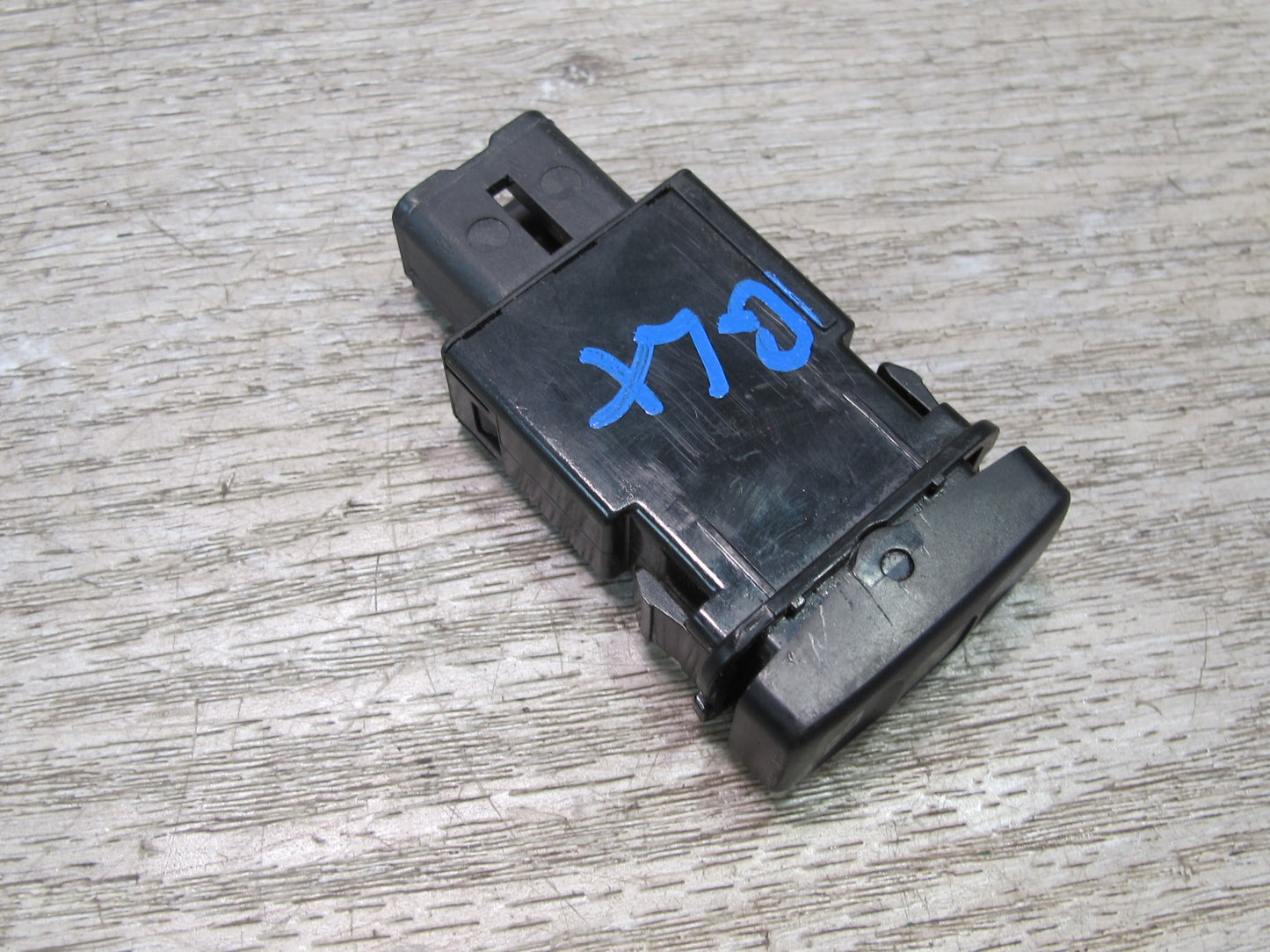 1998-2007 Lexus UZJ100L LX470 Rear Left Seat Air Vent Control Button Switch