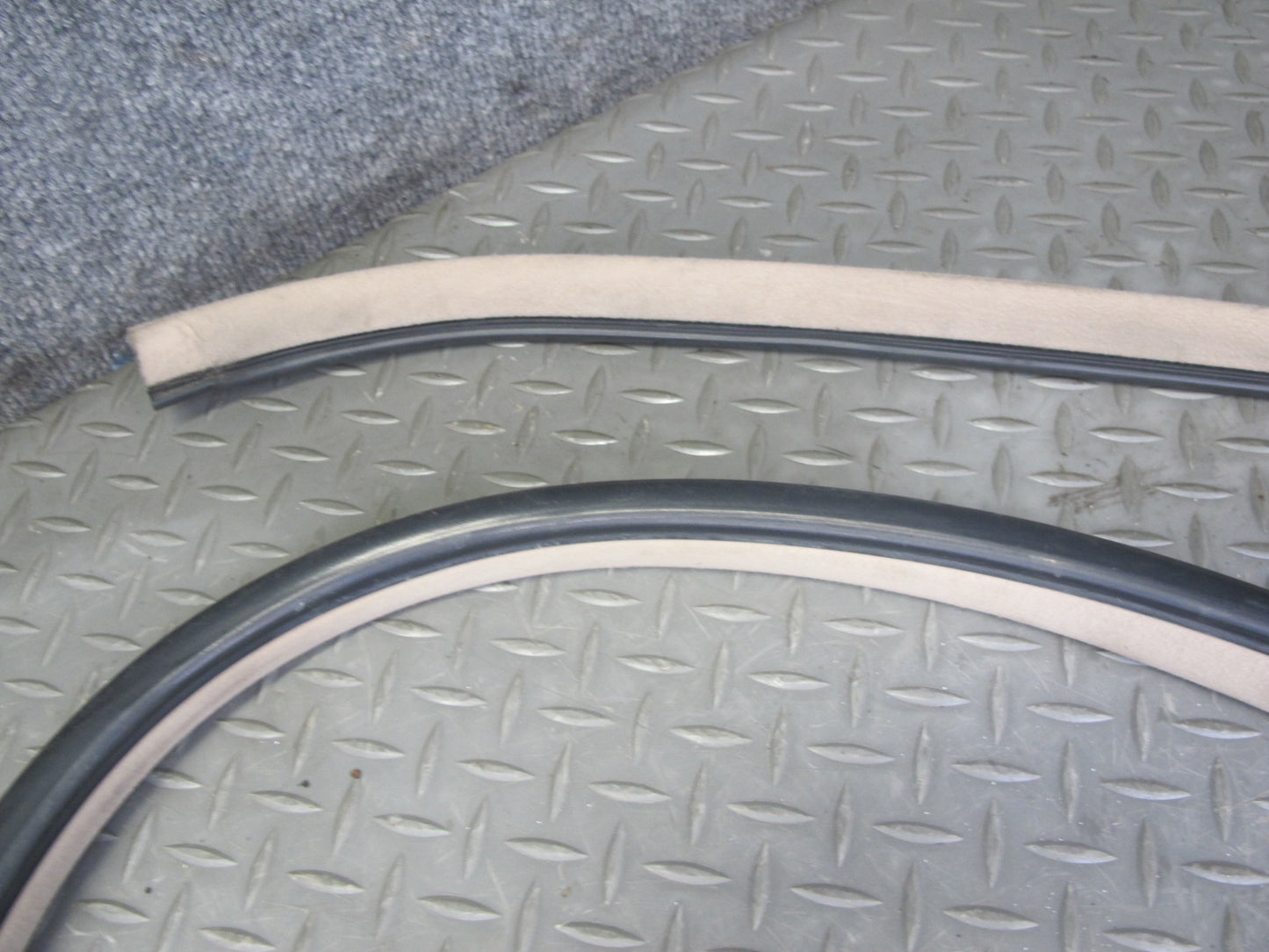 2003-2007 Lexus LX470 Front Left Side Door Weatherstrip Rubber Seal Set of 2
