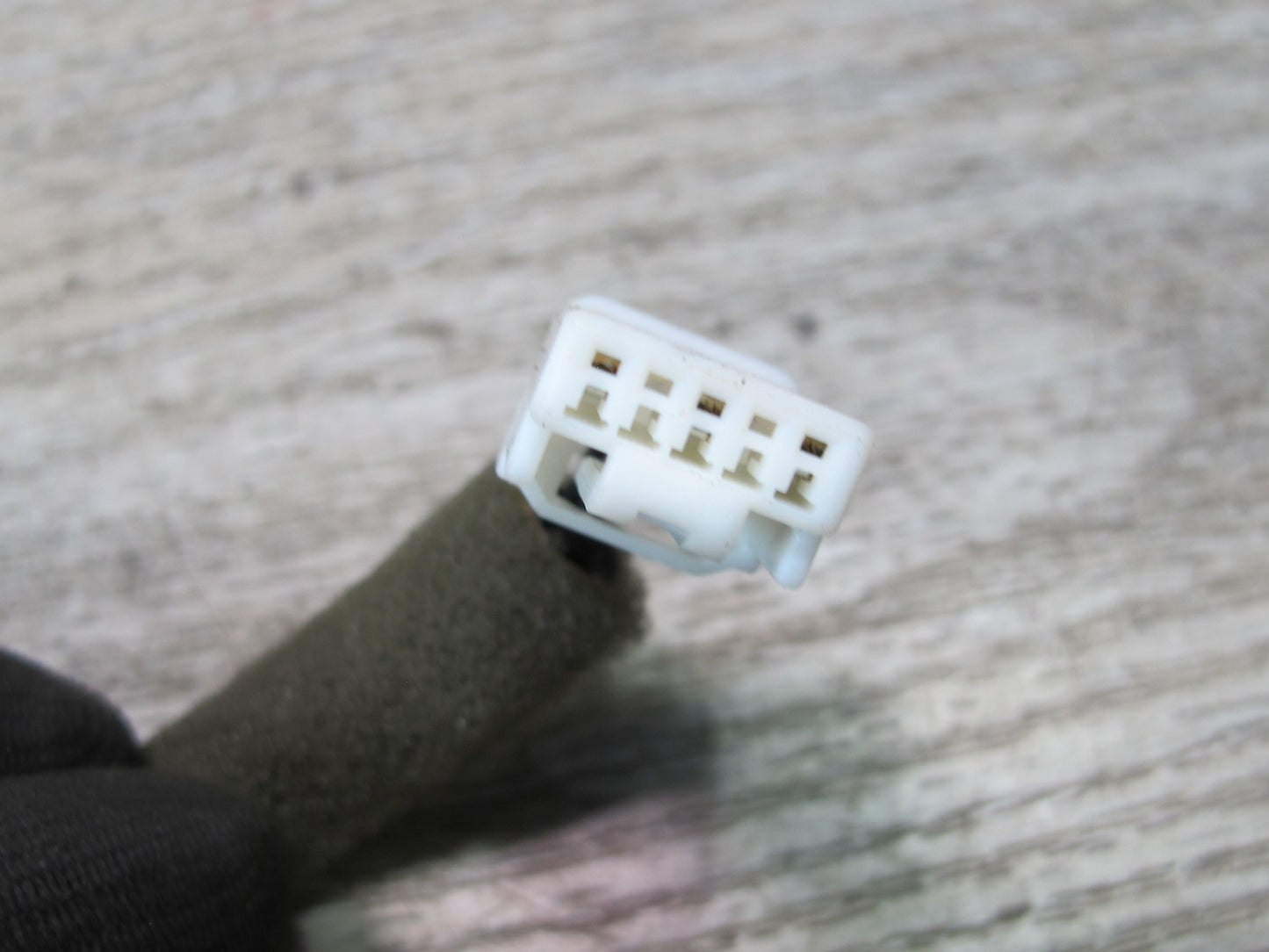 2003-2007 Lexus UZJ100L LX470 Front Right Passenger Side Seat Belt Warning Lamp