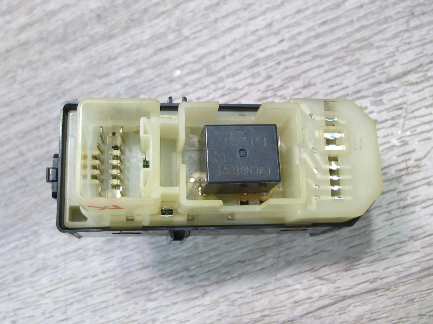 2003-2007 Lexus UZJ100L LX470 Rear Right Passenger Side Power Window Switch