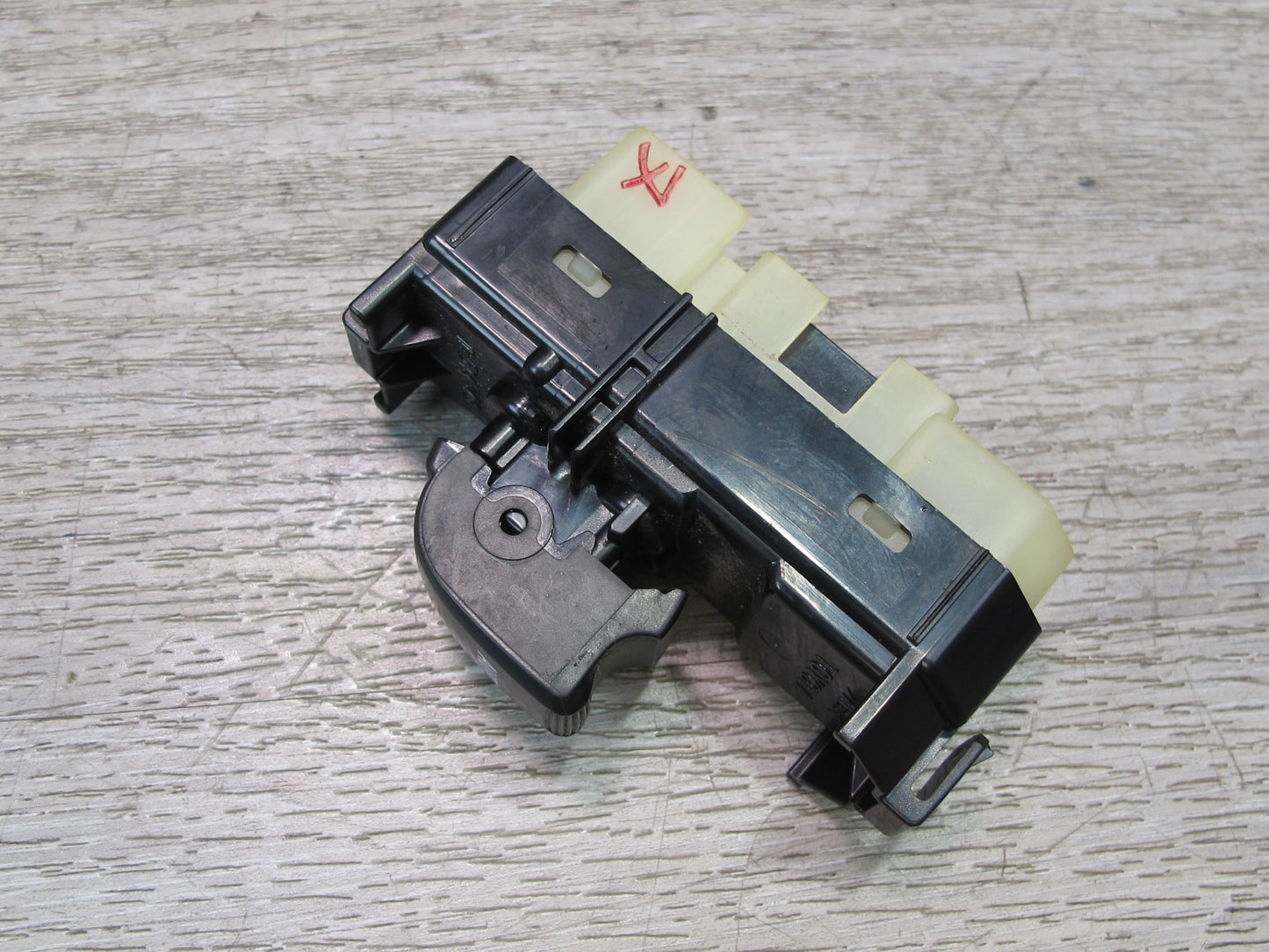 2003-2007 Lexus UZJ100L LX470 Rear Right Passenger Side Power Window Switch