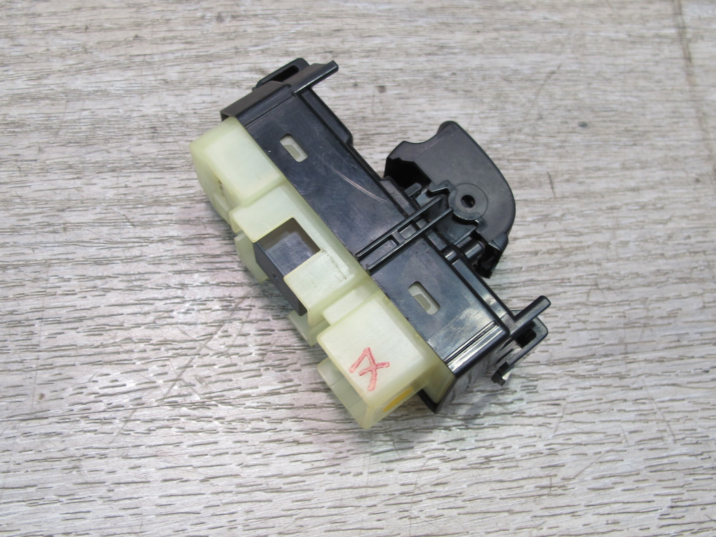 2003-2007 Lexus UZJ100L LX470 Rear Right Passenger Side Power Window Switch