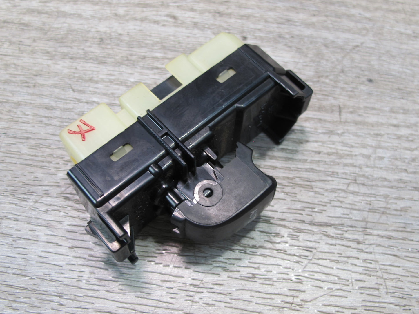 2003-2007 Lexus UZJ100L LX470 Rear Right Passenger Side Power Window Switch