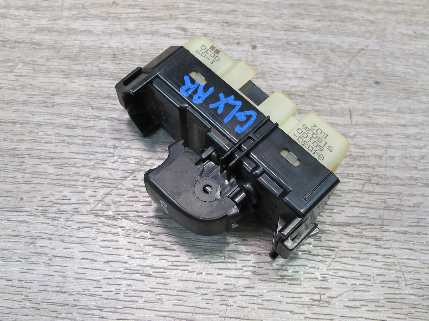 2003-2007 Lexus UZJ100L LX470 Rear Right Passenger Side Power Window Switch