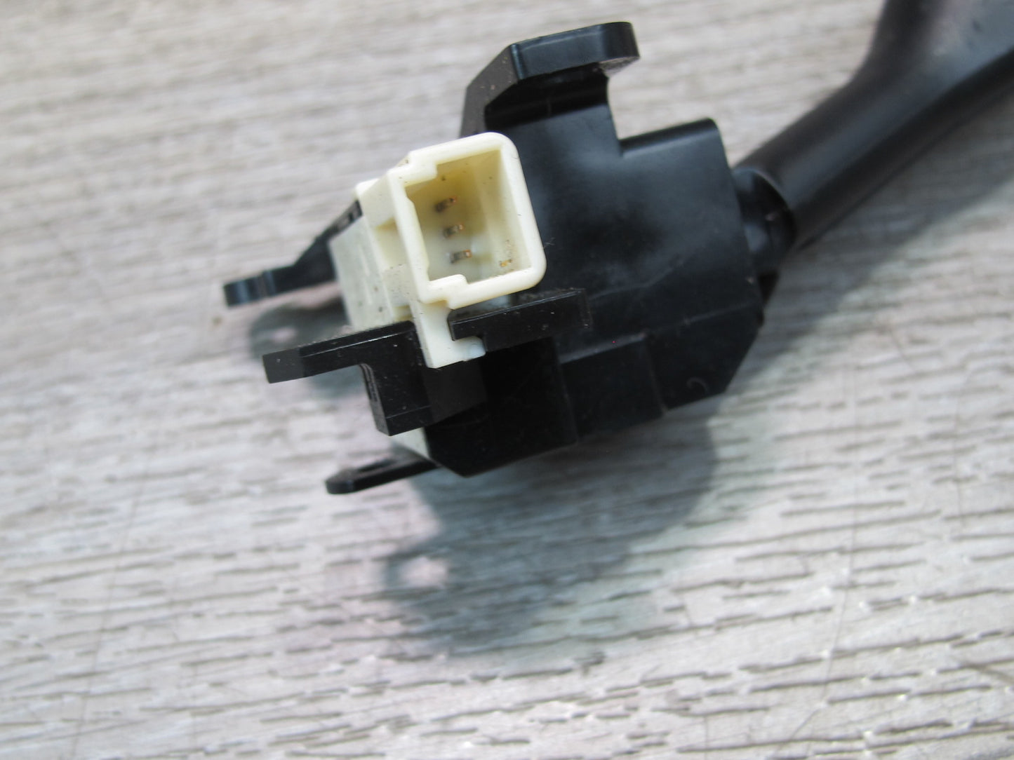 2003-2007 Lexus UZJ100L LX470 Steering Column Cruise Control Switch