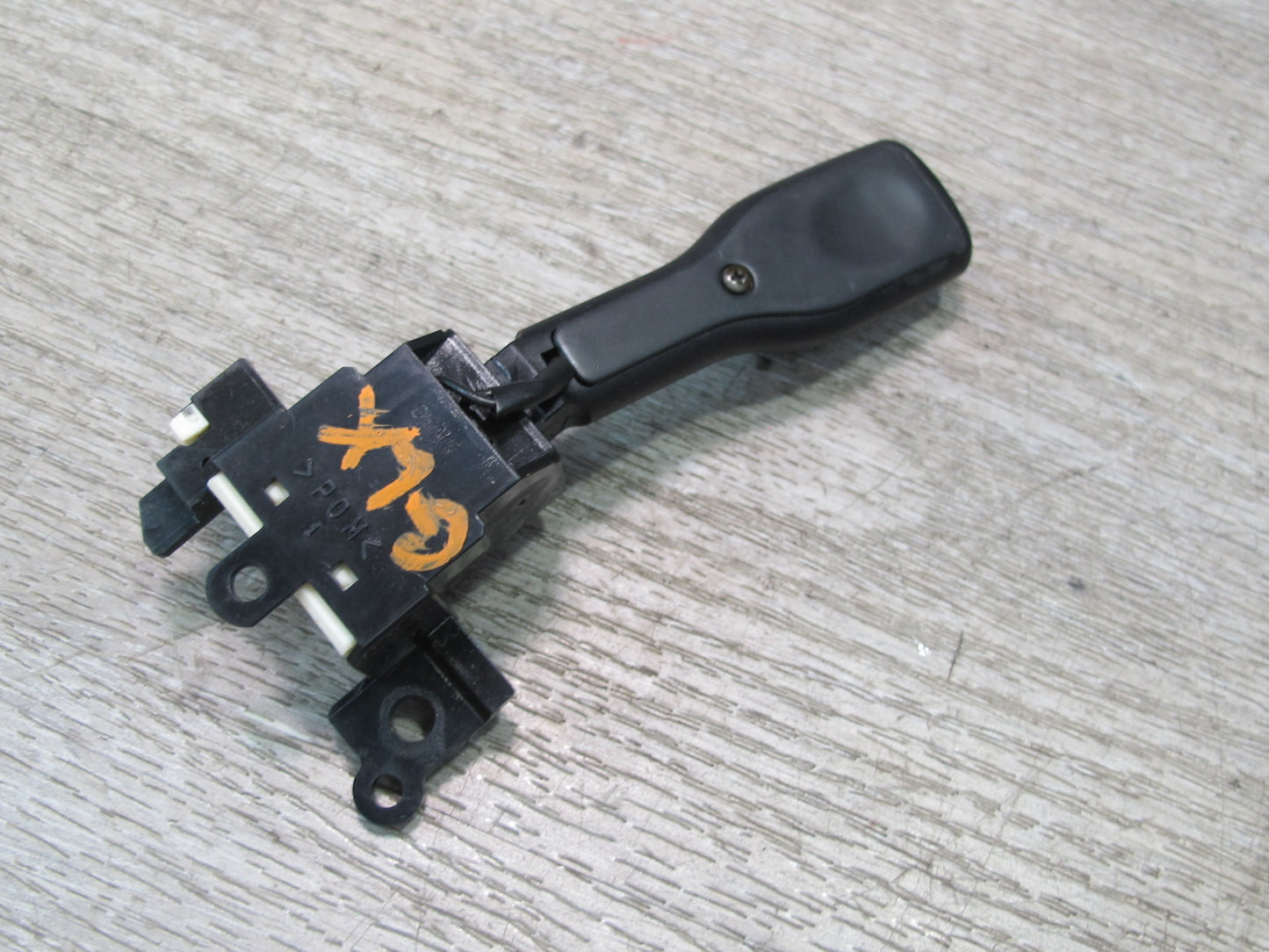 2003-2007 Lexus UZJ100L LX470 Steering Column Cruise Control Switch