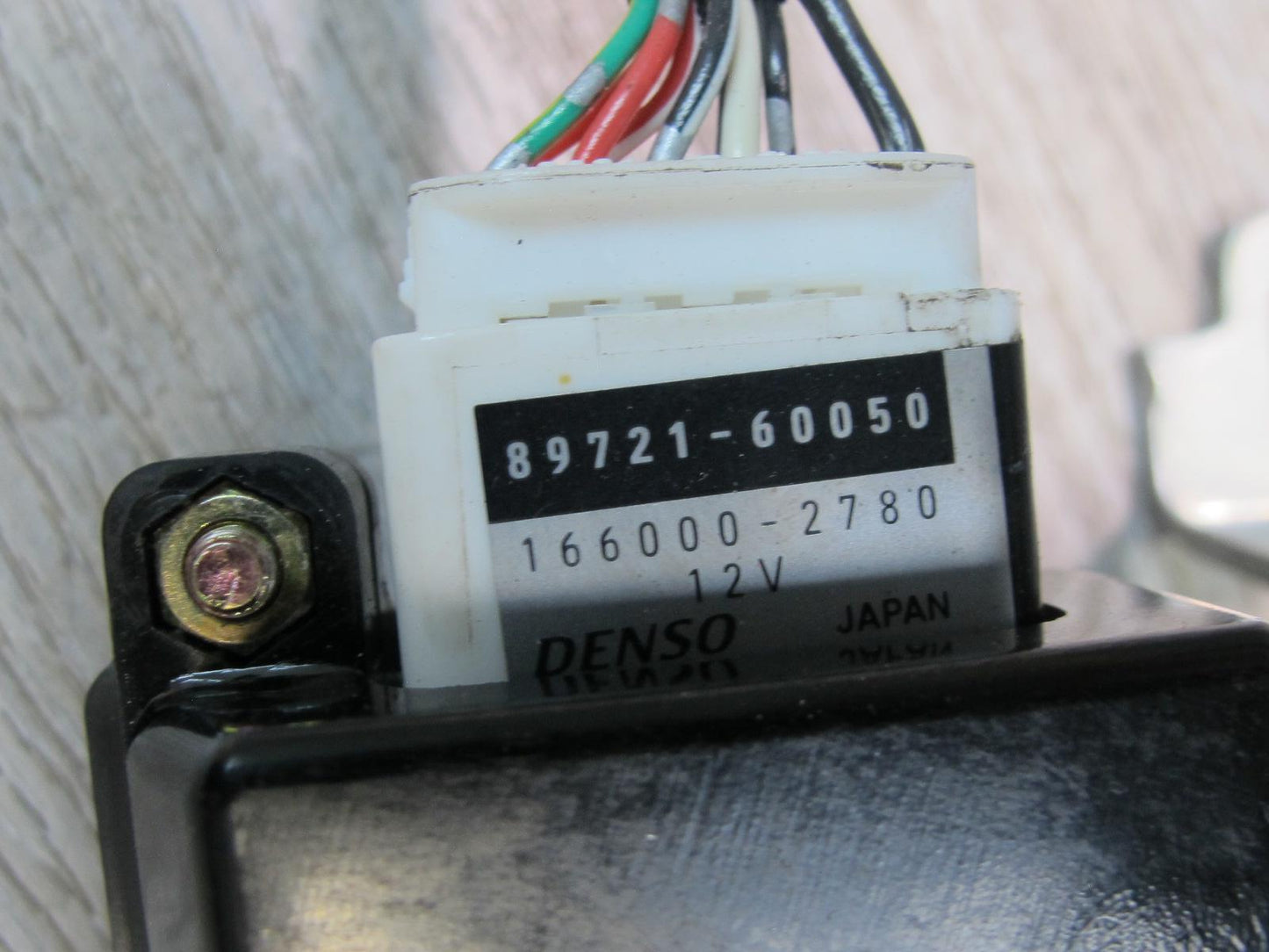 2003-2007 Lexus UZJ100L LX470 Sunroof Moon Roof Motor Drive Unit 89721-60050