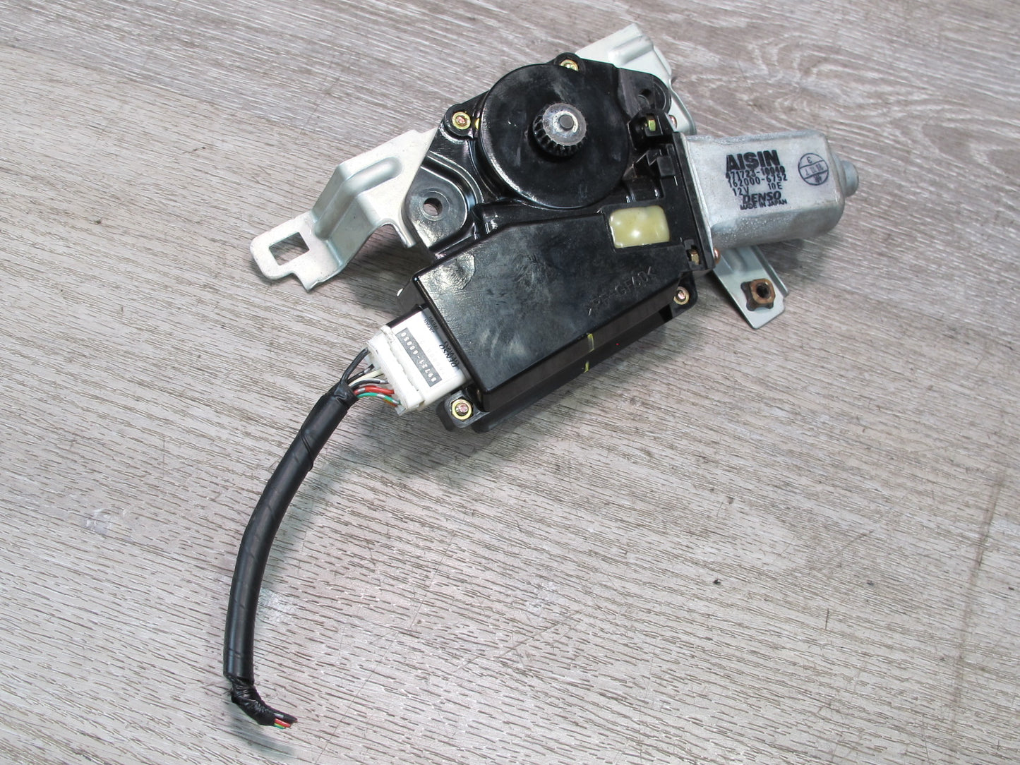 2003-2007 Lexus UZJ100L LX470 Sunroof Moon Roof Motor Drive Unit 89721-60050