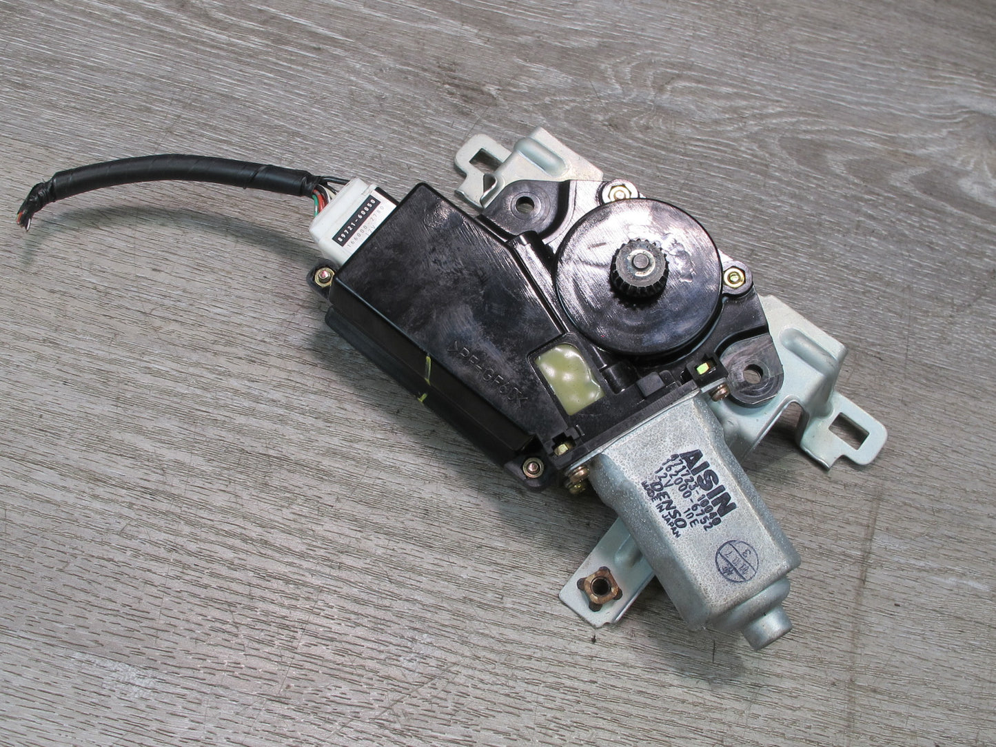 2003-2007 Lexus UZJ100L LX470 Sunroof Moon Roof Motor Drive Unit 89721-60050