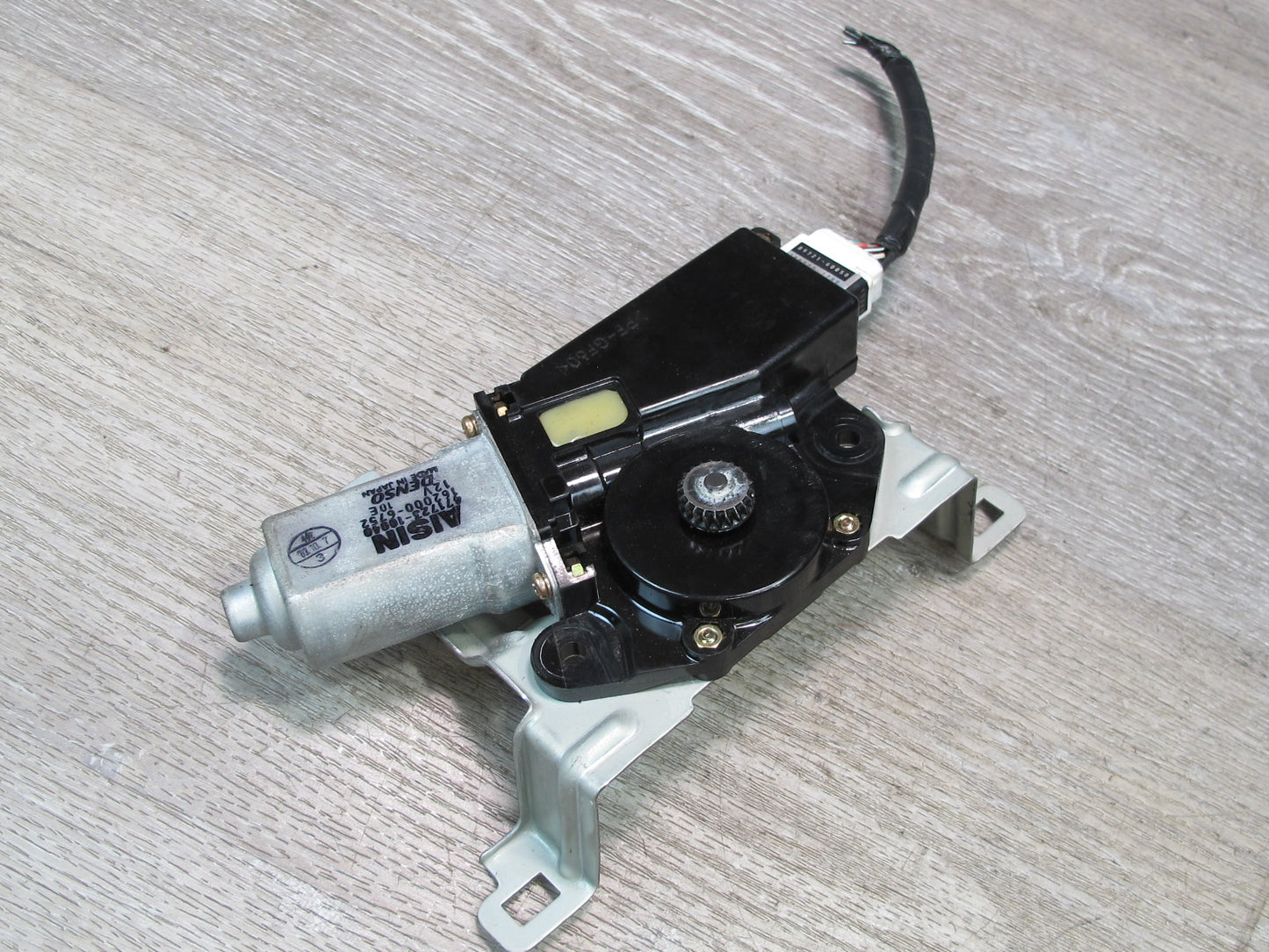 2003-2007 Lexus UZJ100L LX470 Sunroof Moon Roof Motor Drive Unit 89721-60050