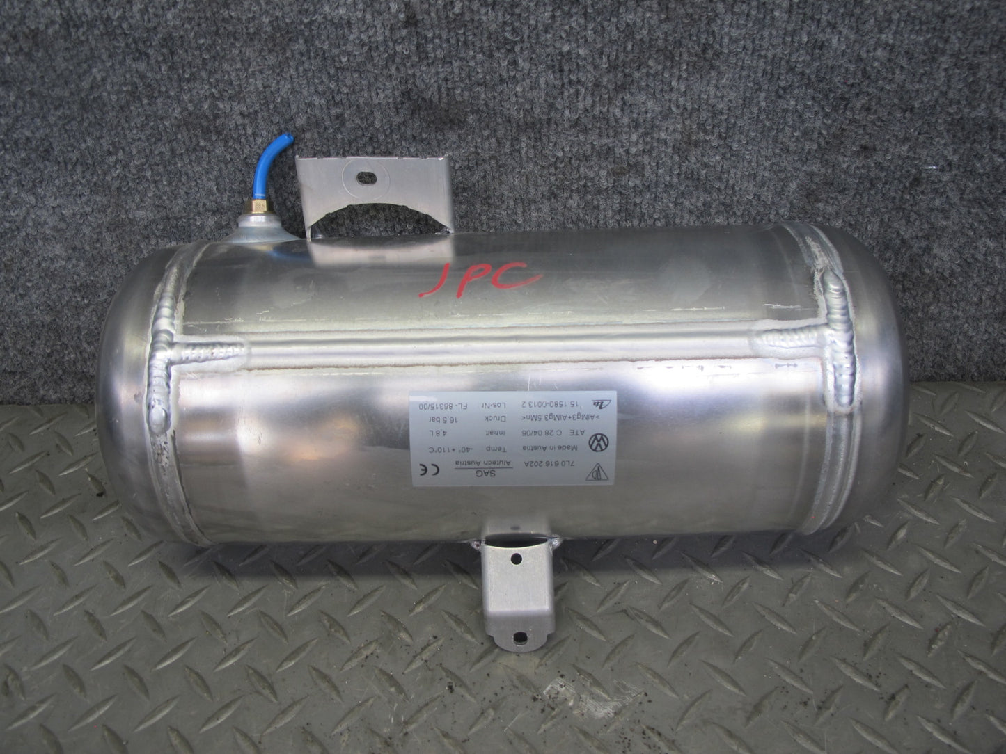2003-2010 Porsche Cayenne 955 Air Suspension Pressure Tank Accumulator