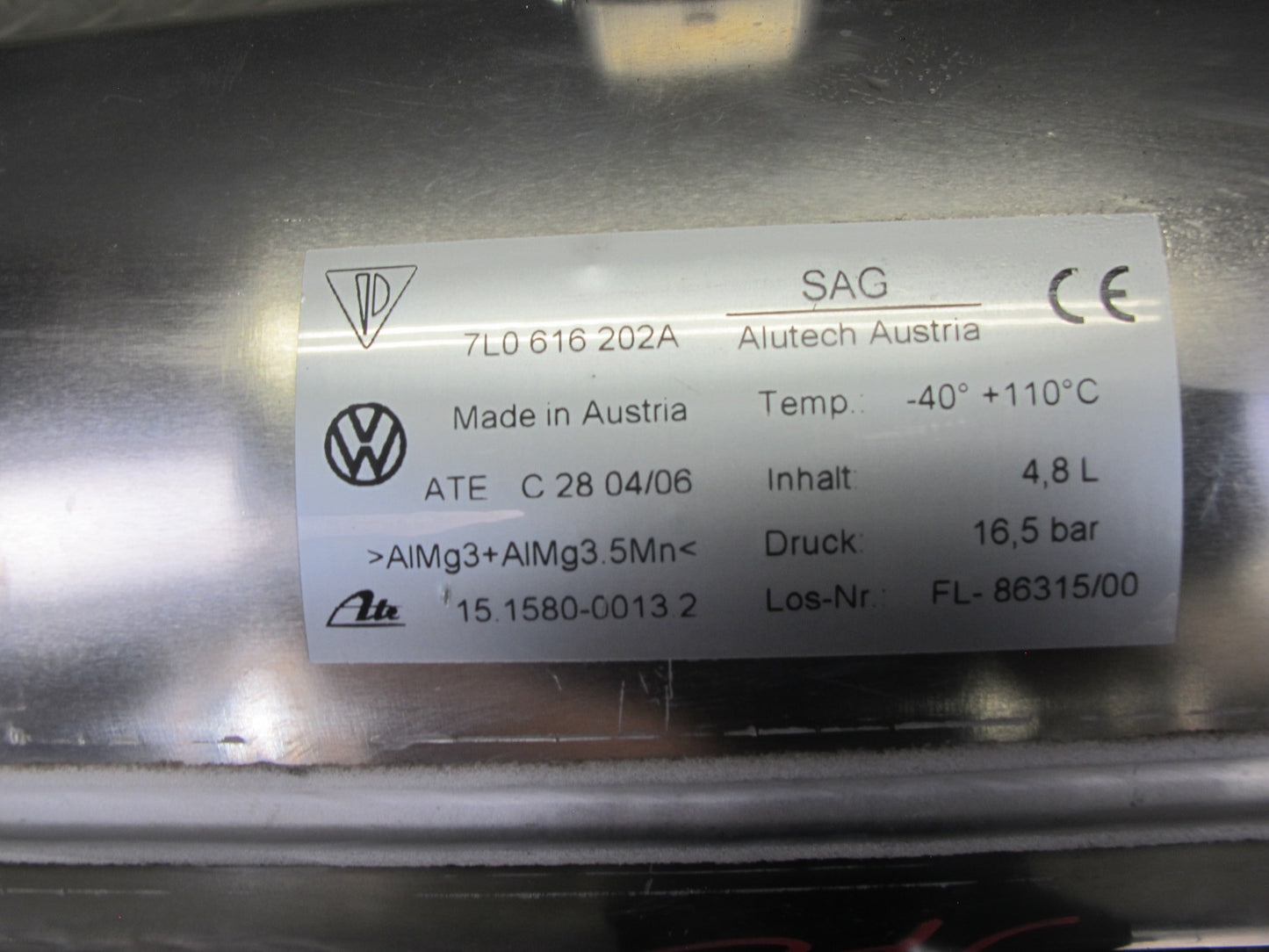 2003-2010 Porsche Cayenne 955 Air Suspension Pressure Tank Accumulator