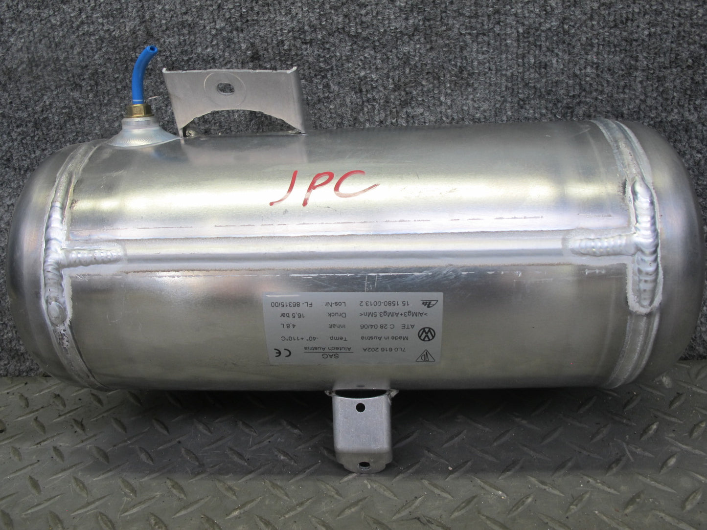 2003-2010 Porsche Cayenne 955 Air Suspension Pressure Tank Accumulator