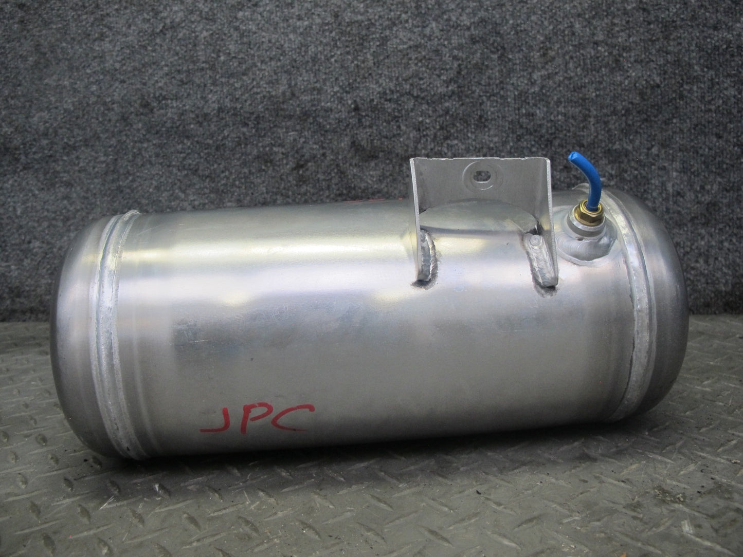 2003-2010 Porsche Cayenne 955 Air Suspension Pressure Tank Accumulator