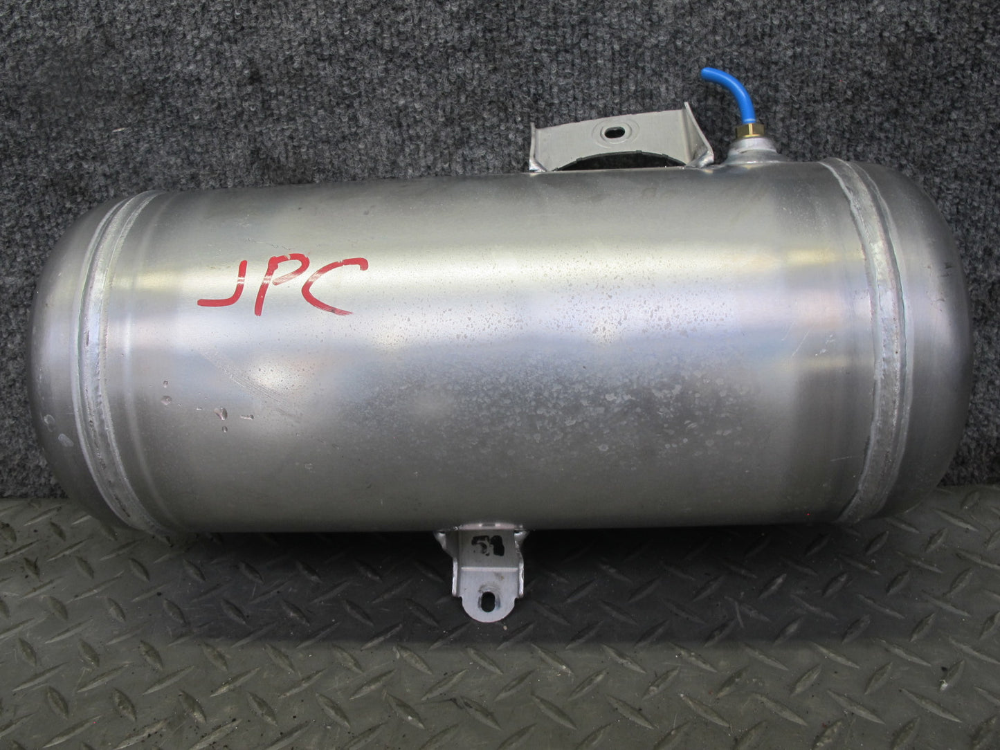 2003-2010 Porsche Cayenne 955 Air Suspension Pressure Tank Accumulator