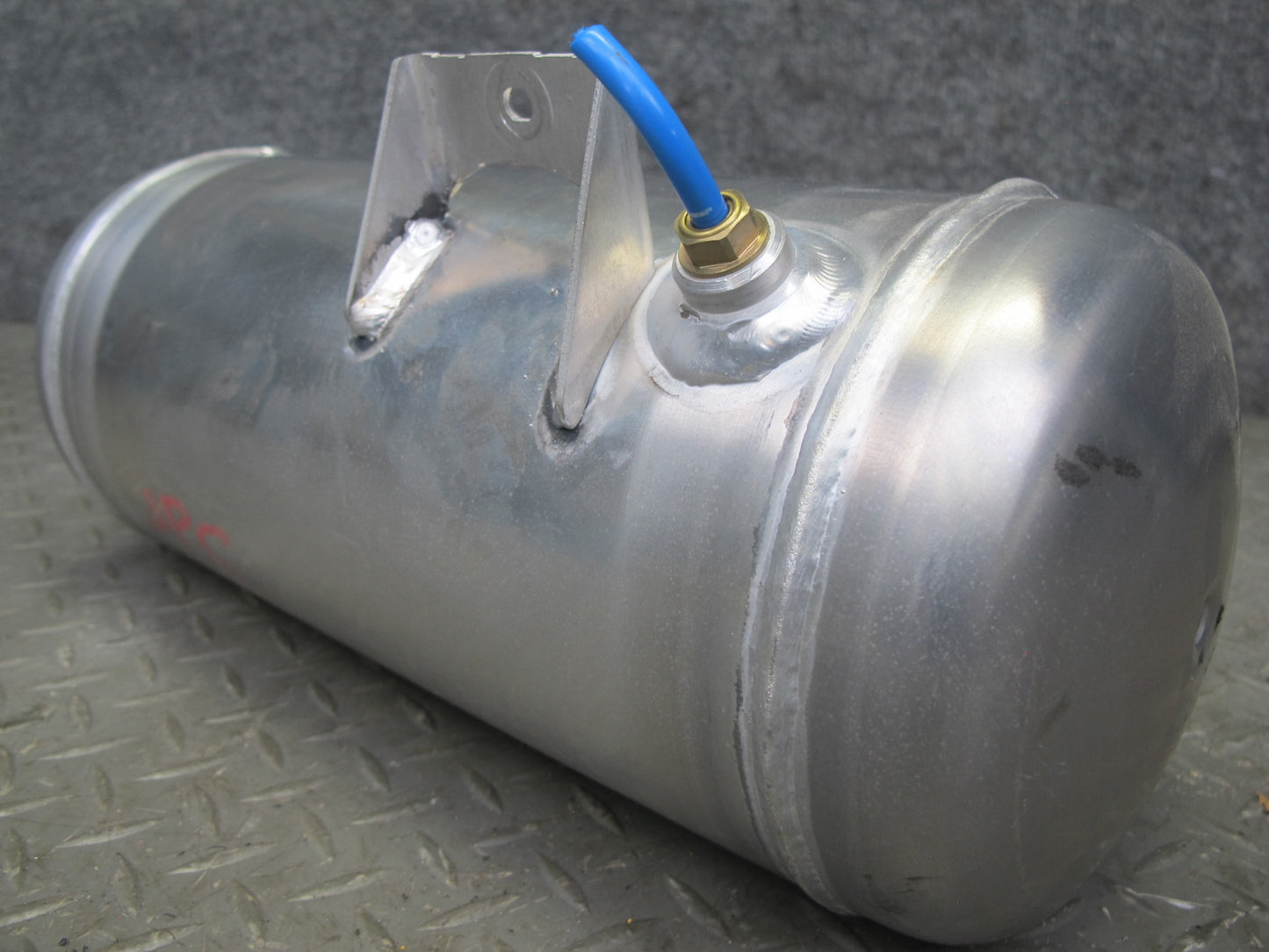 2003-2010 Porsche Cayenne 955 Air Suspension Pressure Tank Accumulator