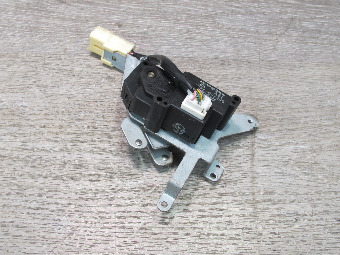 2003-2007 Lexus UZJ100L LX470 A/C Heater Flap Vent Door Actuator Motor Set of 4