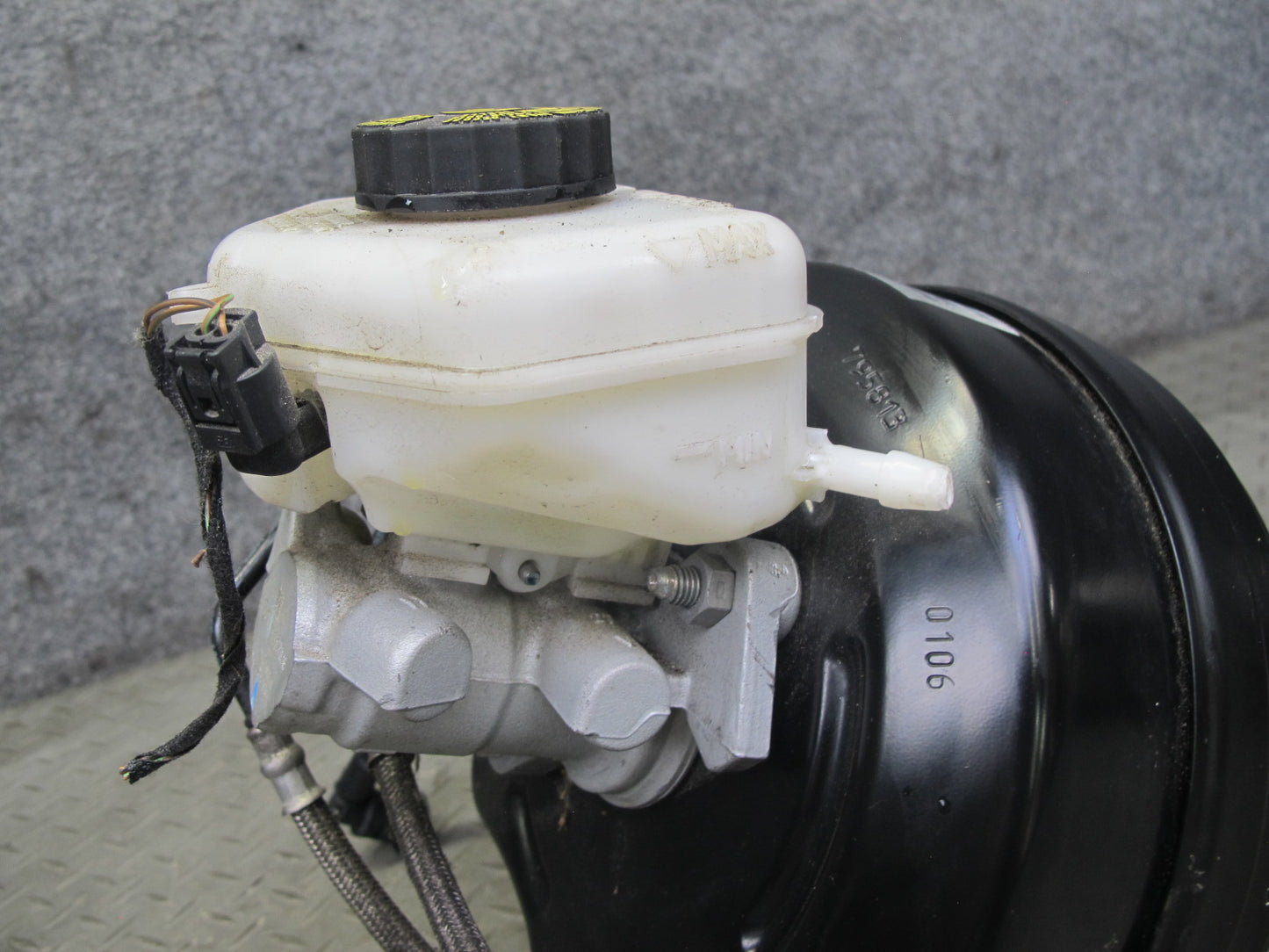 2015-2020 BMW F82 M4 Brake Master Cylinder Booster Fluid Reservoir