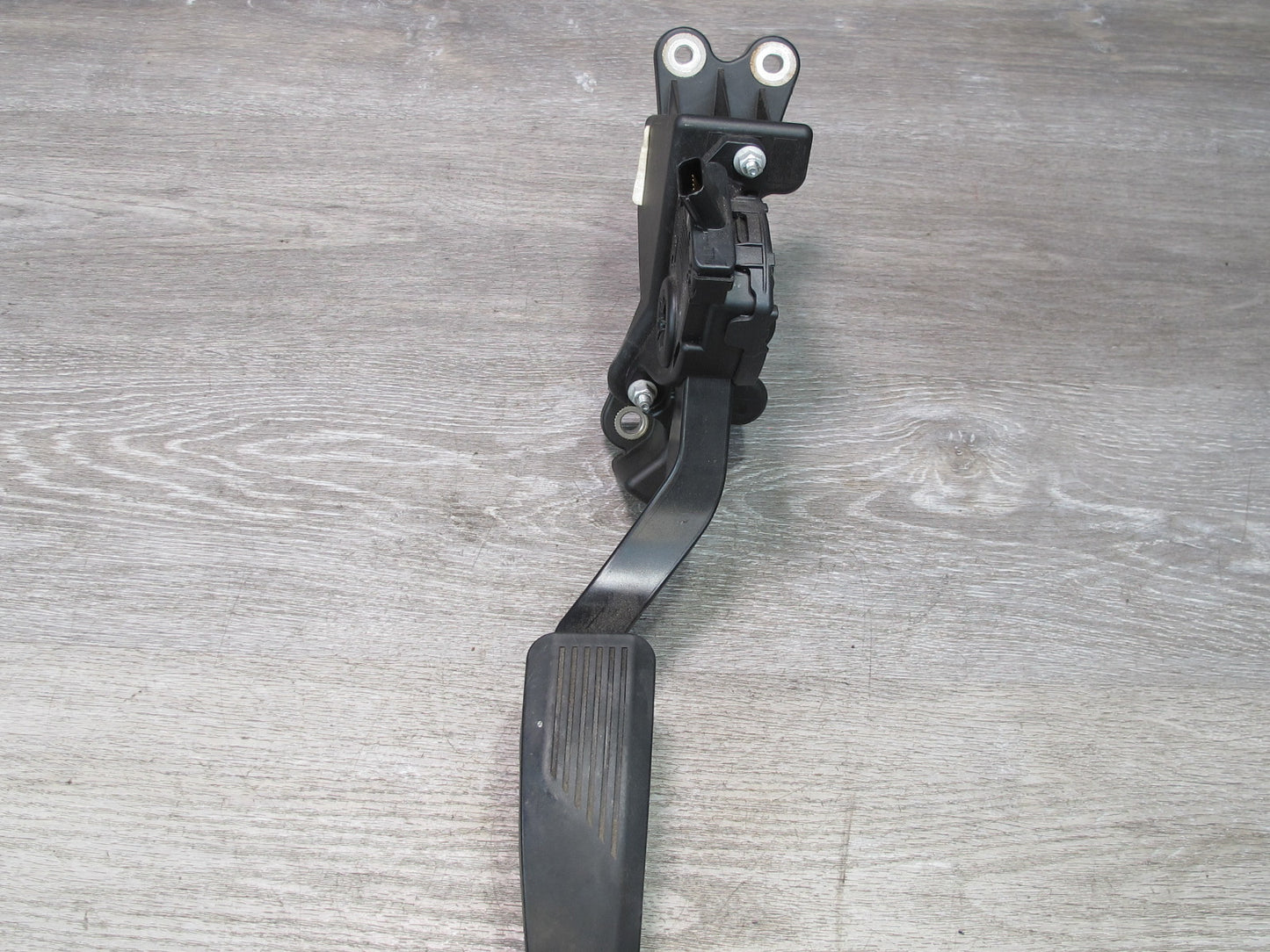 2017-2020 Maserati Levante M161 Gas Acceleration Pedal 04861714AF