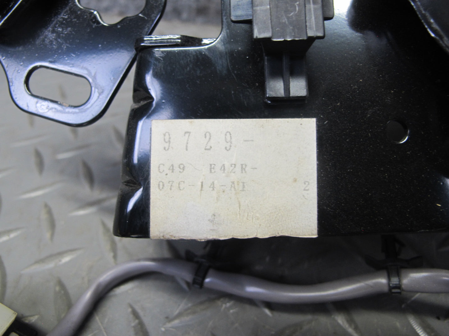 07-09 Nissan 350Z Z33 Convert Rear Right Soft TOP Roof Lift Motor w Hinge OEM