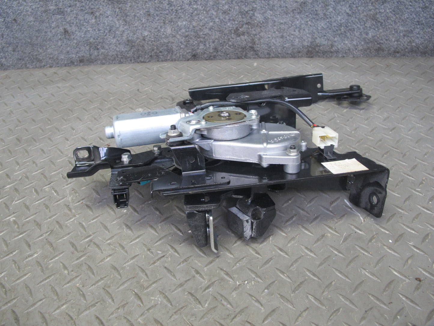 07-09 Nissan 350Z Z33 Convert Rear Left Soft TOP Roof Lift Motor w Hinge OEM