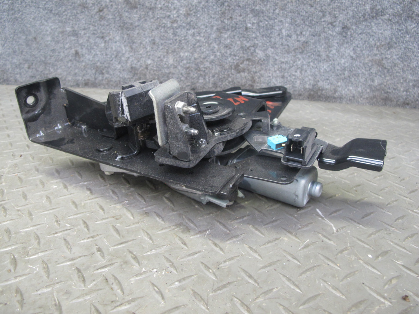 07-09 Nissan 350Z Z33 Convert Rear Left Soft TOP Roof Lift Motor w Hinge OEM