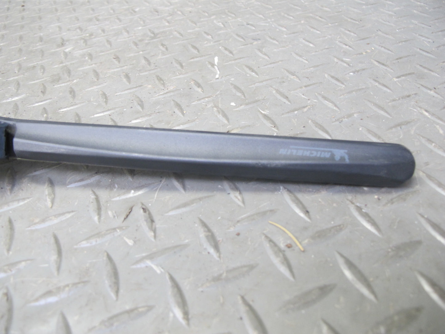 03-09 Nissan 350Z Z33 Set of 2 Front Left & Right Windshield Wiper Arm OEM