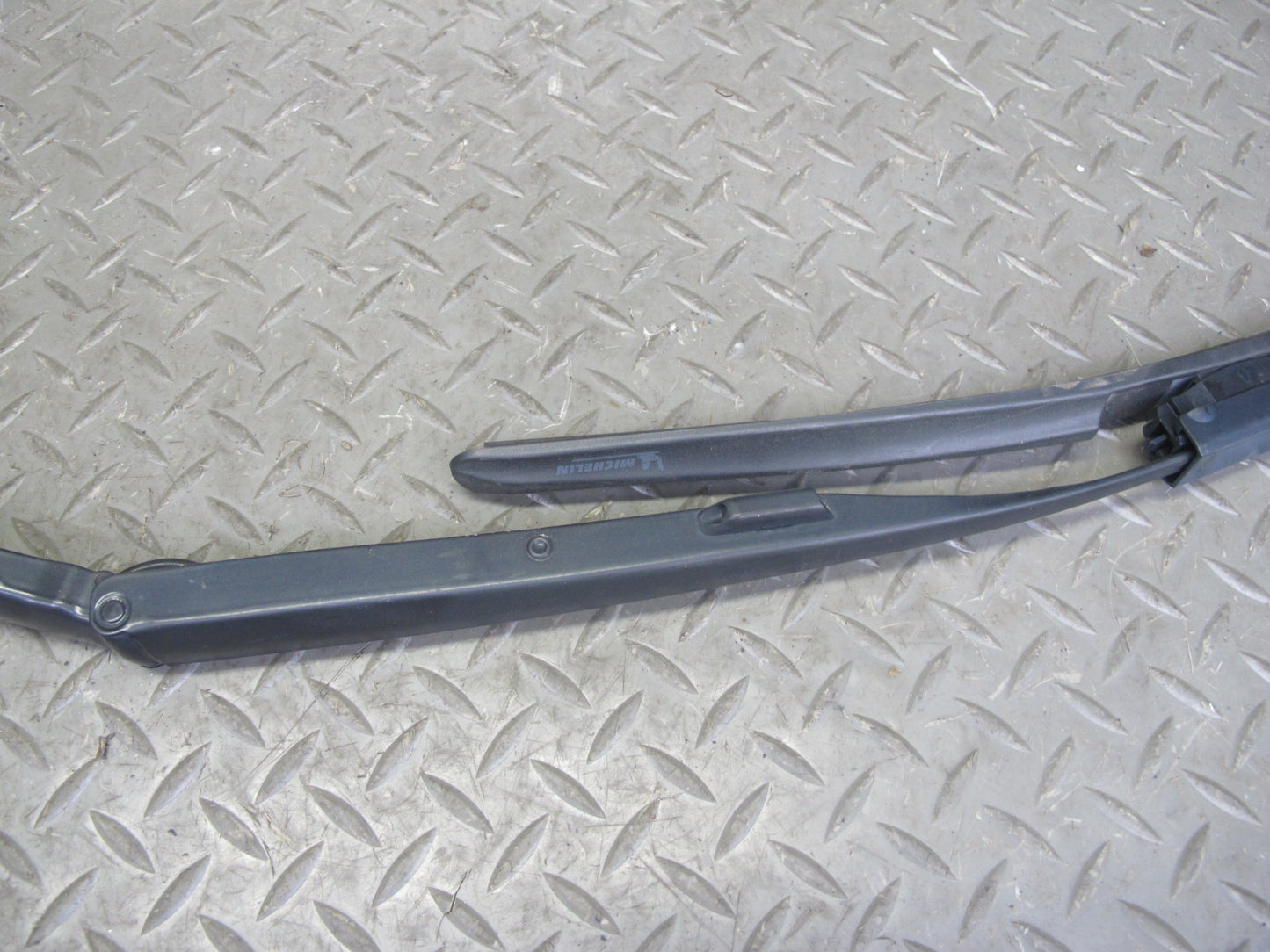 03-09 Nissan 350Z Z33 Set of 2 Front Left & Right Windshield Wiper Arm OEM