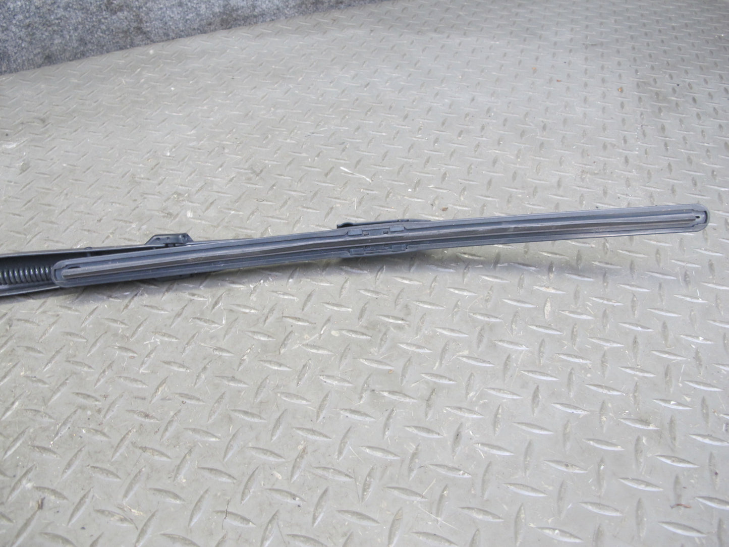 03-09 Nissan 350Z Z33 Set of 2 Front Left & Right Windshield Wiper Arm OEM