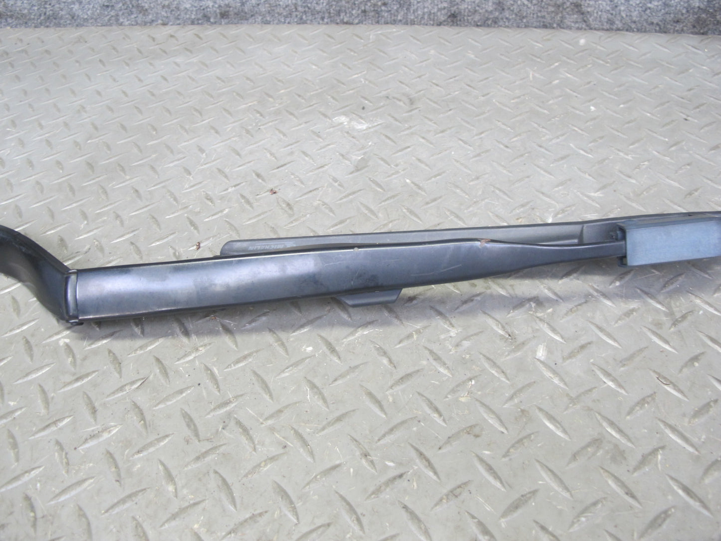 03-09 Nissan 350Z Z33 Set of 2 Front Left & Right Windshield Wiper Arm OEM