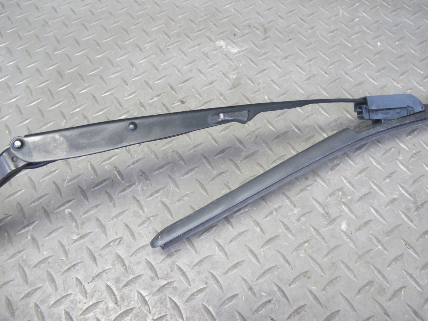 03-09 Nissan 350Z Z33 Set of 2 Front Left & Right Windshield Wiper Arm OEM