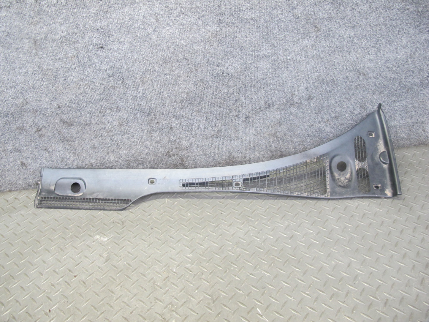88-95 BMW E34 5-SERIES Front Windshield Cowl Trim Cover Panel Set OEM