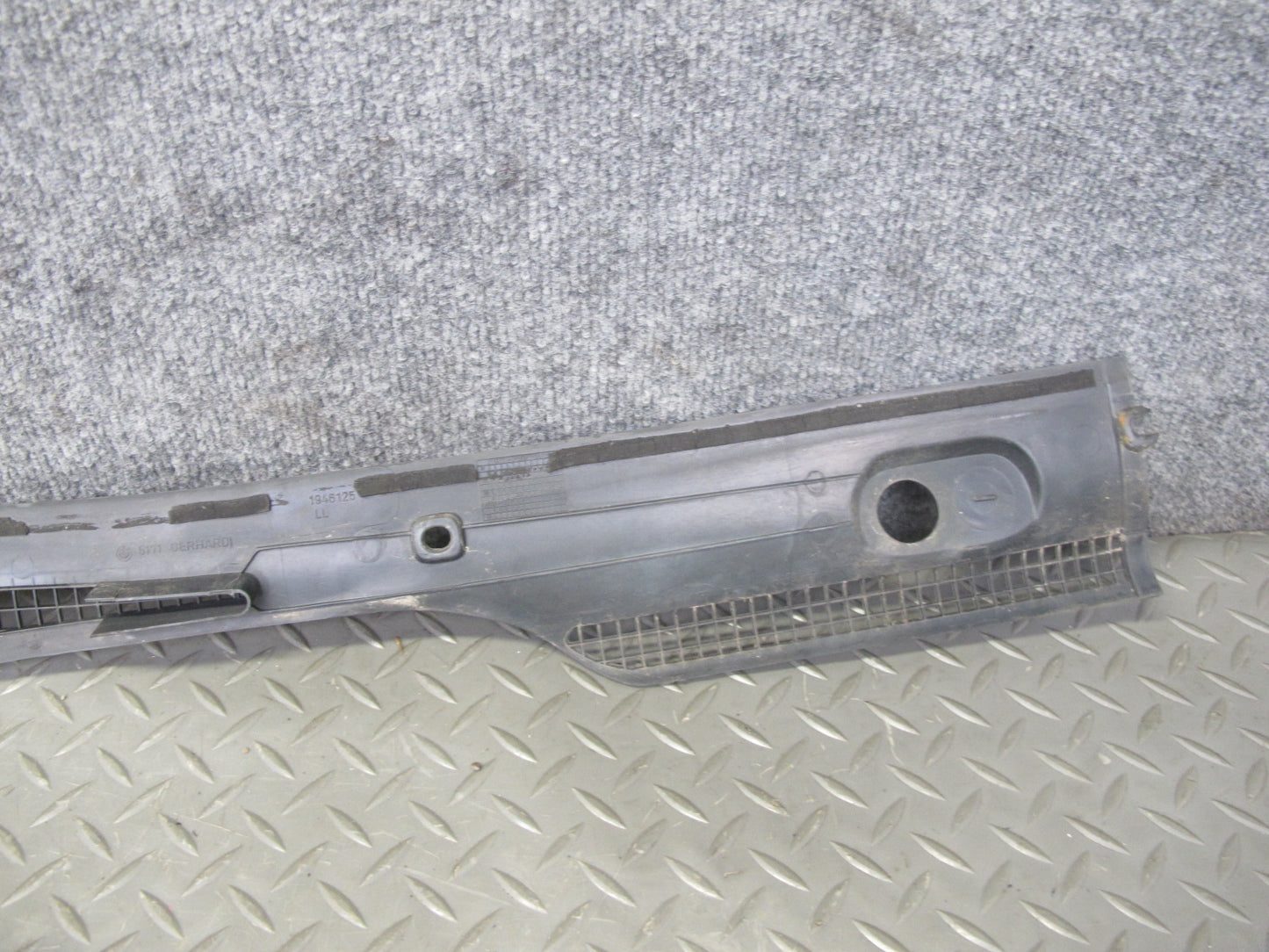 88-95 BMW E34 5-SERIES Front Windshield Cowl Trim Cover Panel Set OEM