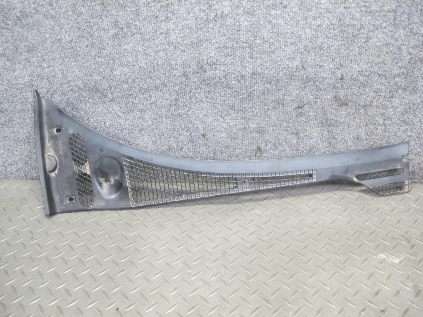 88-95 BMW E34 5-SERIES Front Windshield Cowl Trim Cover Panel Set OEM