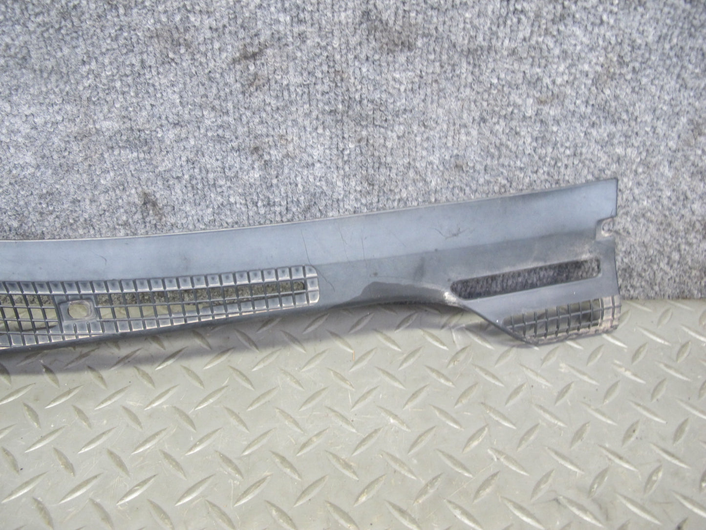 88-95 BMW E34 5-SERIES Front Windshield Cowl Trim Cover Panel Set OEM