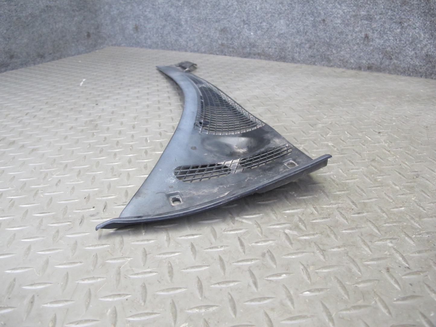 88-95 BMW E34 5-SERIES Front Windshield Cowl Trim Cover Panel Set OEM