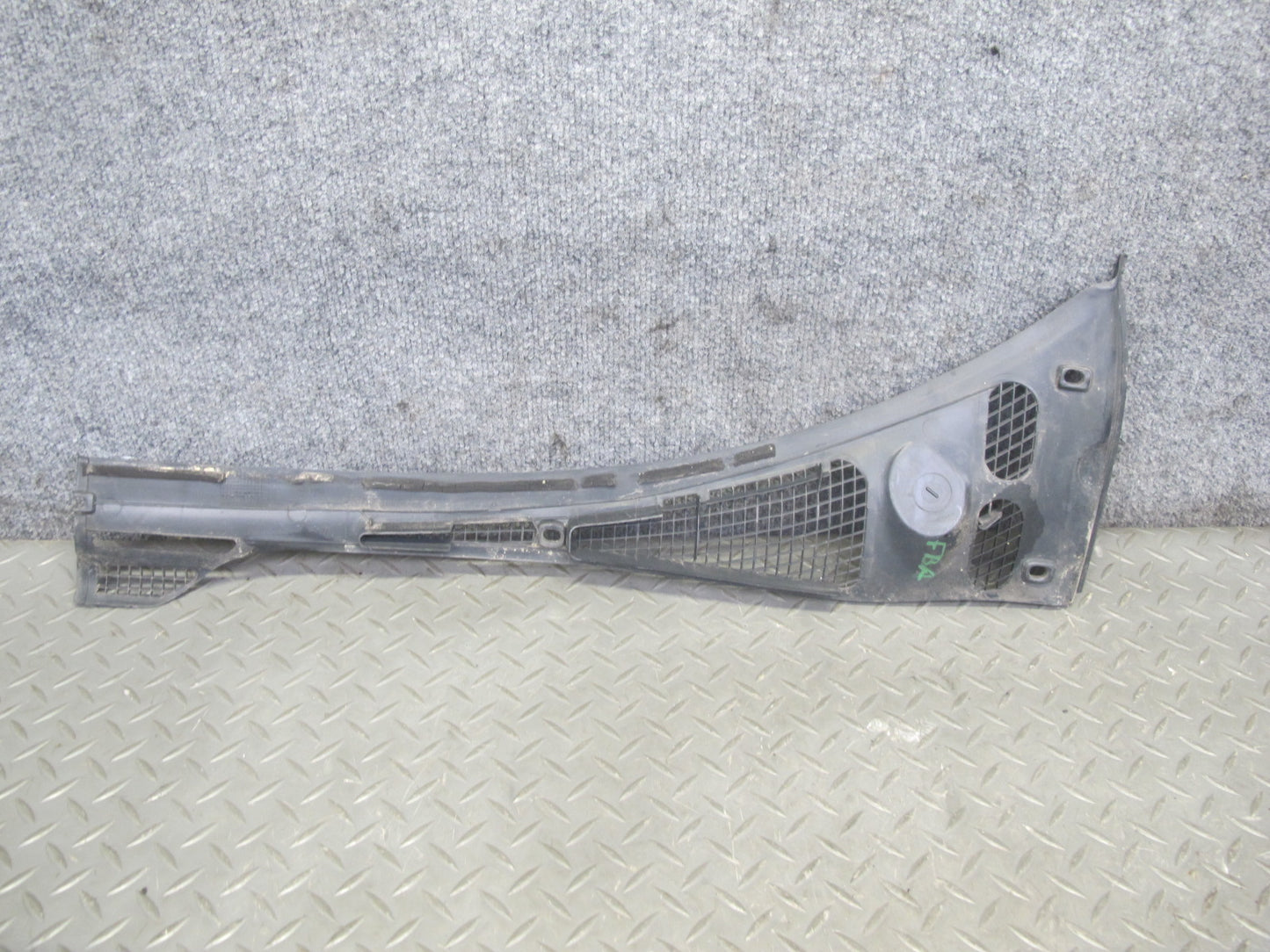 88-95 BMW E34 5-SERIES Front Windshield Cowl Trim Cover Panel Set OEM