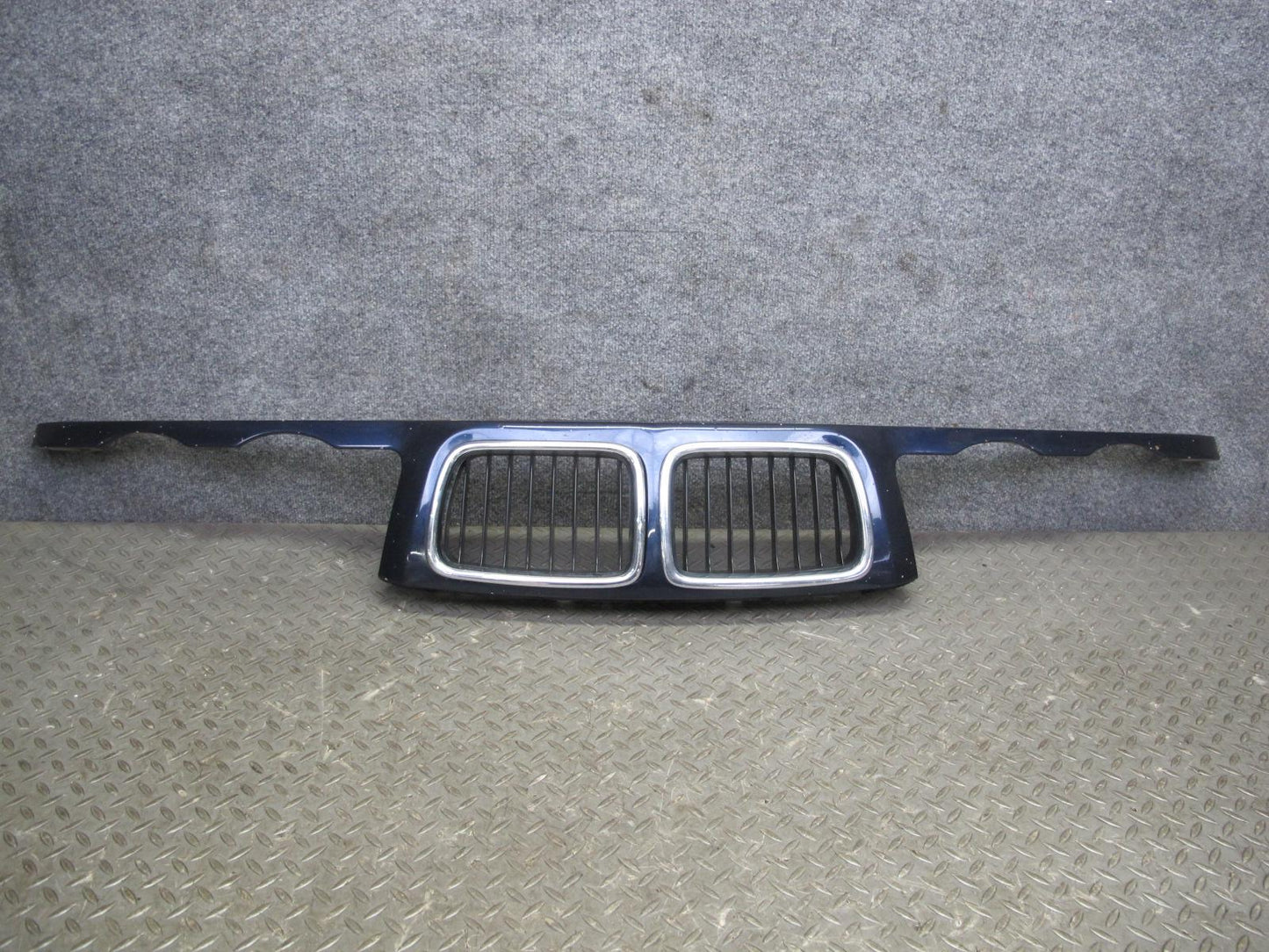 93-95 BMW E34 5-SERIES Front Nose Panel Cover Blue w Kindley Grille Assembly OEM