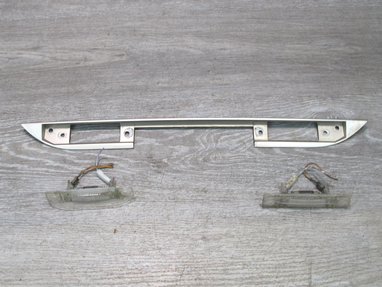 94-99 Mercedes W140 S-class Rear Trunk Lid License Plate Trim w Light OEM