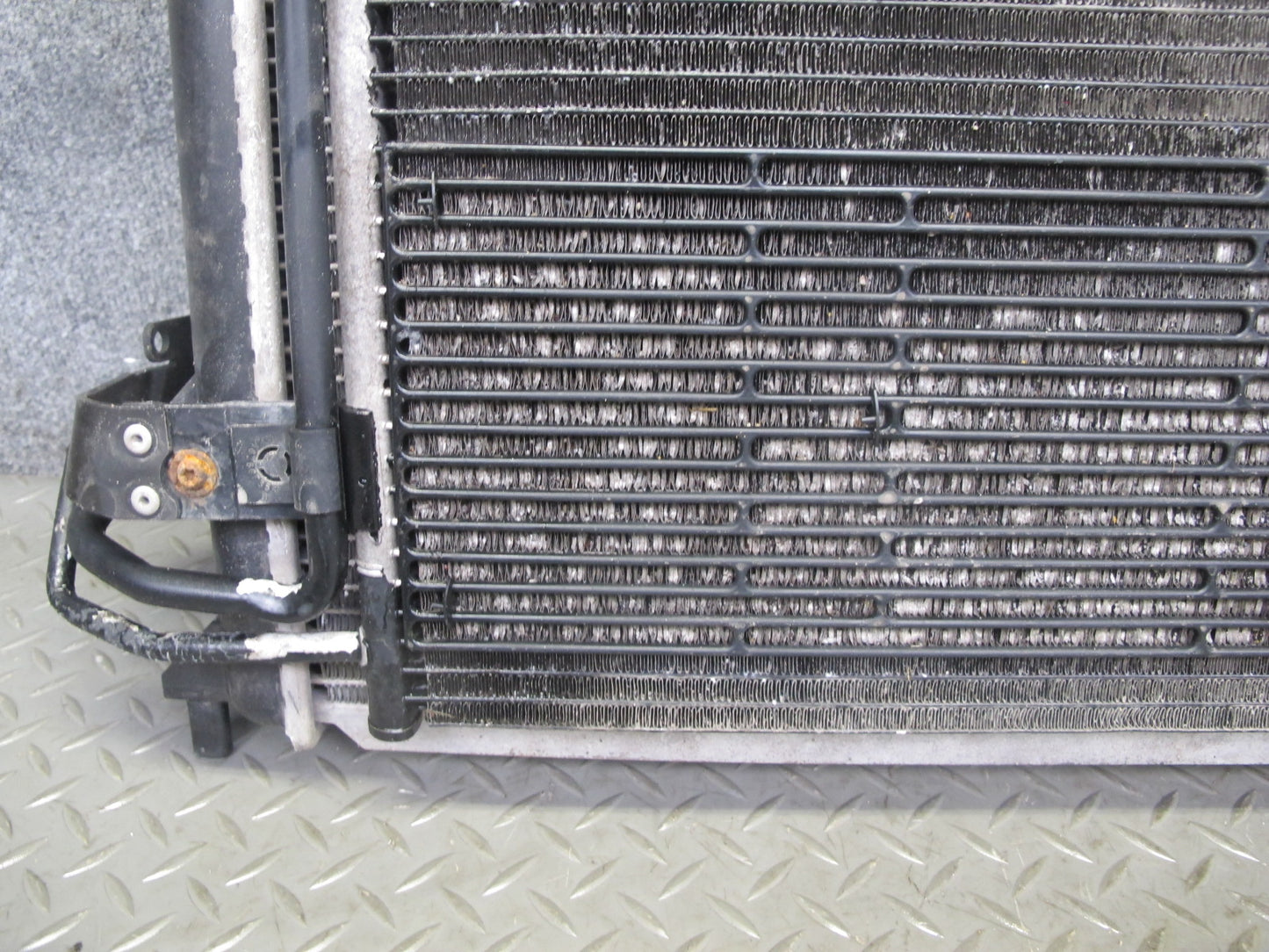 2008 VW R32 VR6 3.2L Engine Cooling Radiator A/C Condenser Fan Shroud Assy OEM