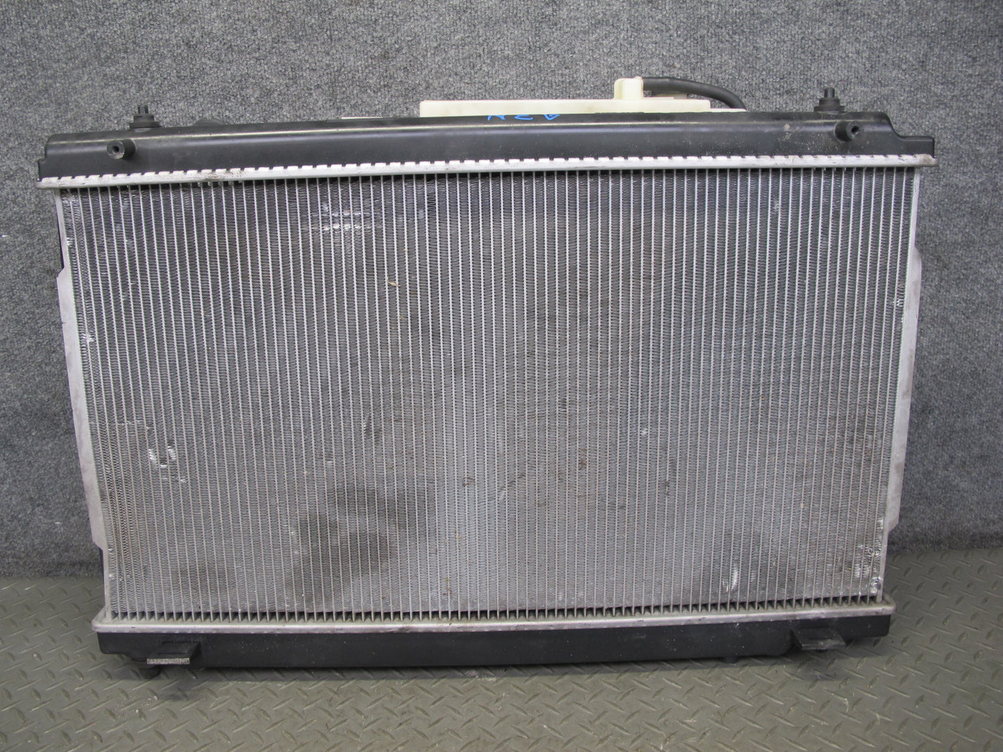 06-07 Nissan 350Z Z33 Conv VQ35HR A/T Engine Radiator w Fan & Reservoir Assy OEM