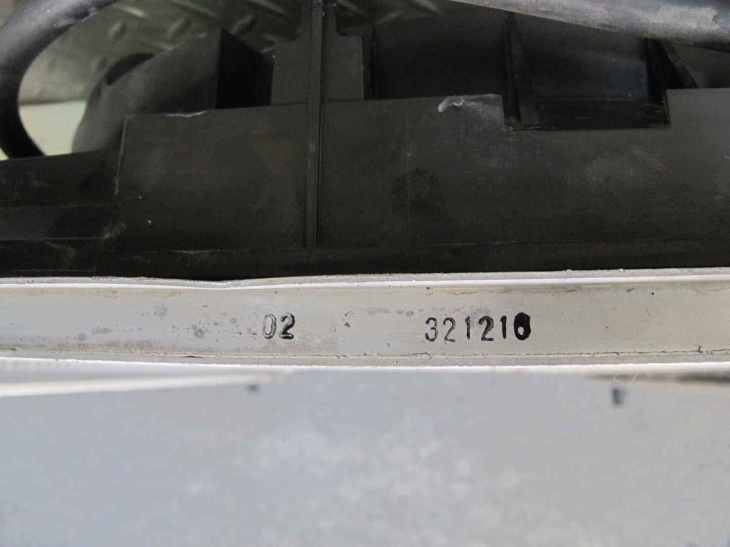 06-07 Nissan 350Z Z33 Conv VQ35HR A/T Engine Radiator w Fan & Reservoir Assy OEM