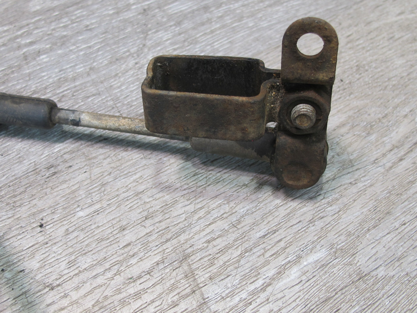 2003-2007 Hummer H2 Rear Right Pass Side Suspension Height Level Sensor